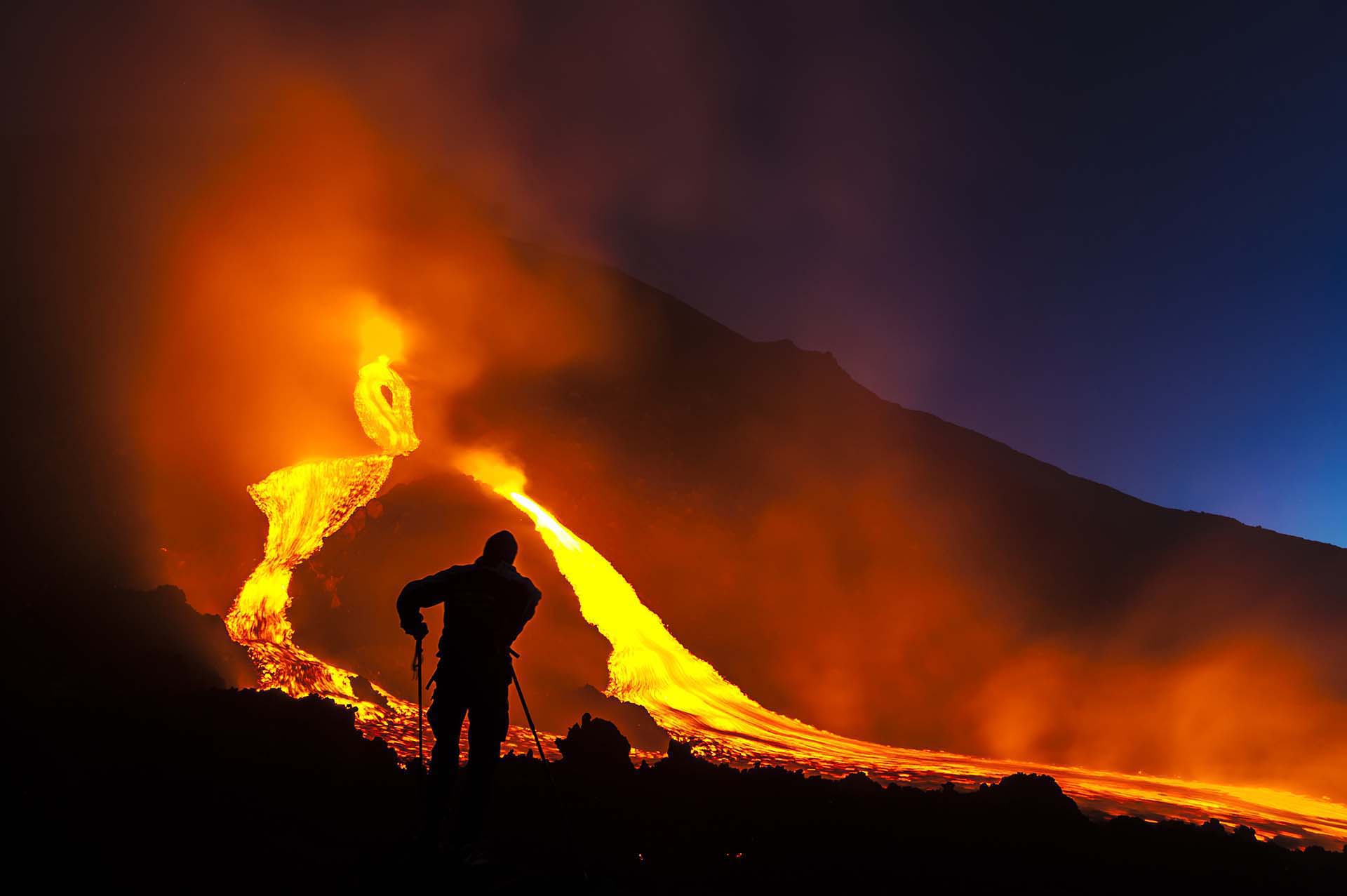 de7u7838-ETNA colata lavica