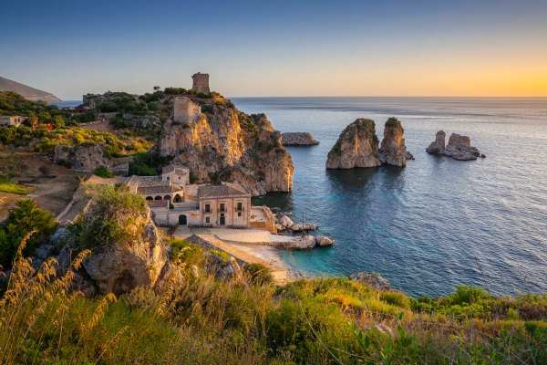 Tonnara e faraglioni di Scopello in Sicilia.
