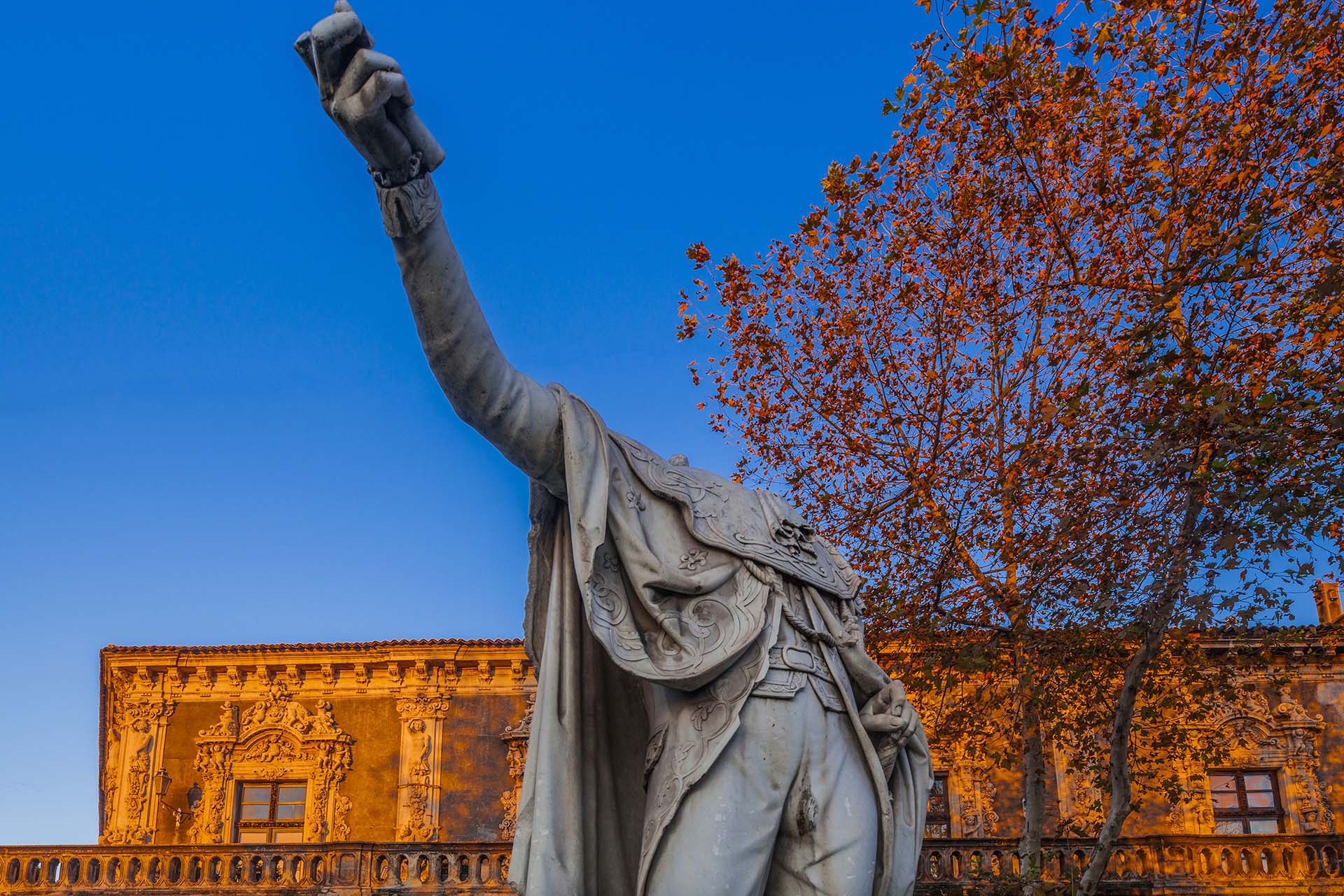 mg_3936-Catania, Via Dusmet, il Neoclassicismo Acefalo di Ferdinando I Incontra lo Splendore del Barocco di Palazzo Biscari
