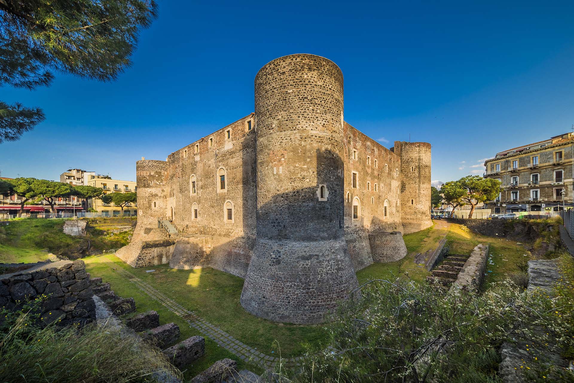 0a1a4165-hdr - Il castello Ursino, una mitica fortezza che sfida i secoli