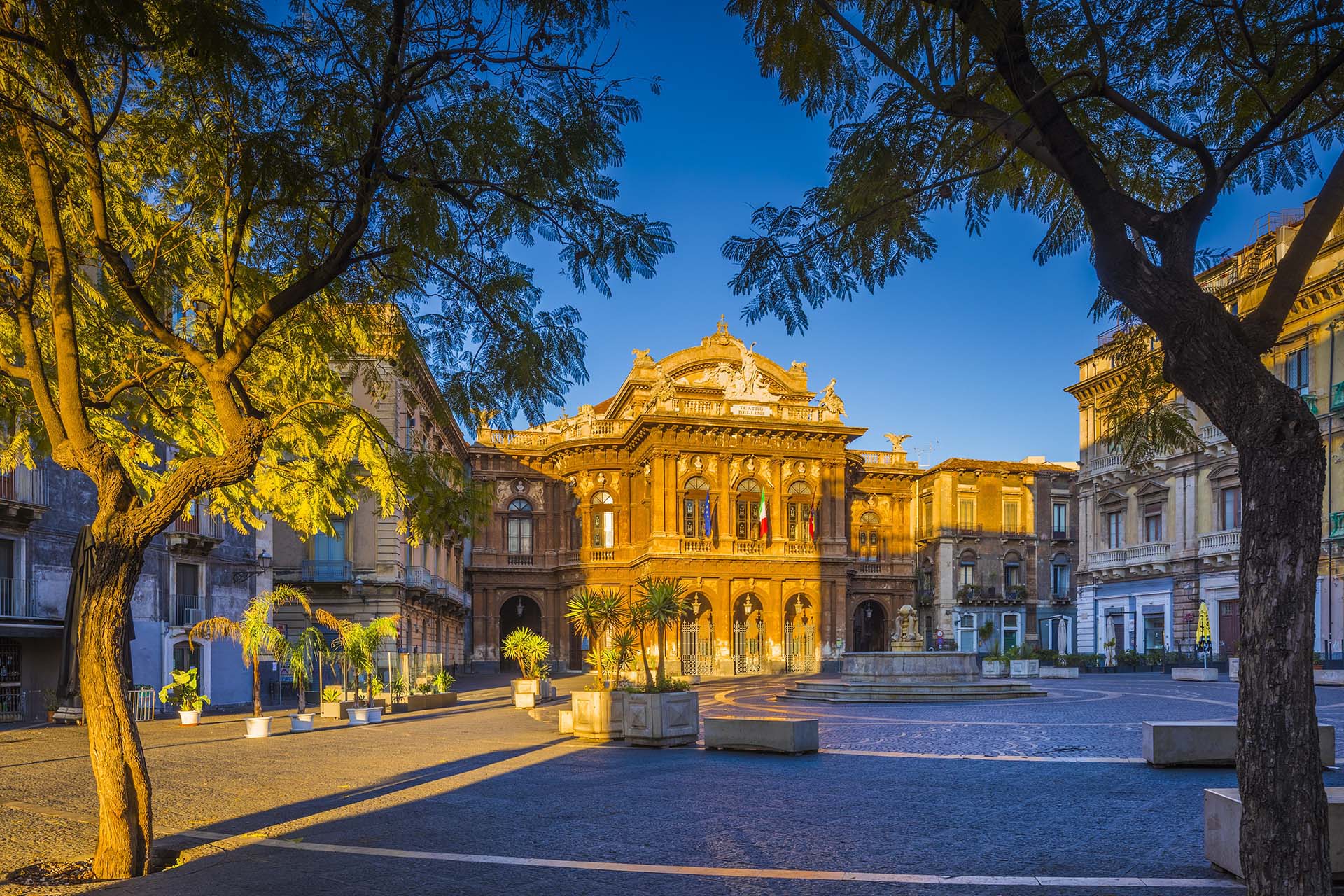 0a1a4428-hdr - Il Teatro Massimo Bellini, icona immortale dell'amore di Catania per la grande musica