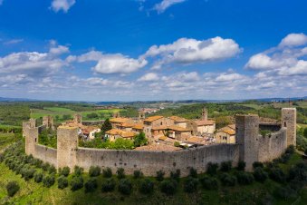 Il borgo di Monteriggioni in Toscana