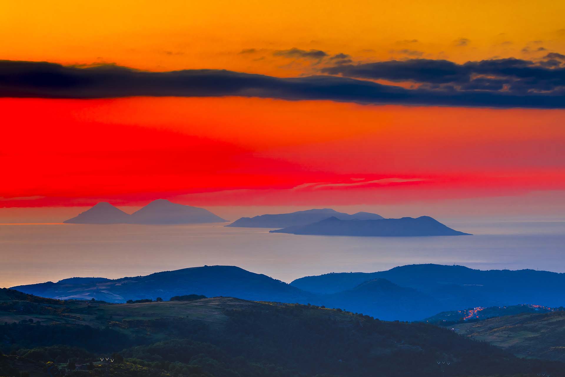 0a1a7325-hdr-Crepuscolo sulle isole Eolie