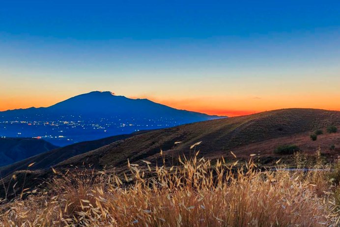 Etna vista dai Calanchi Cannizzola