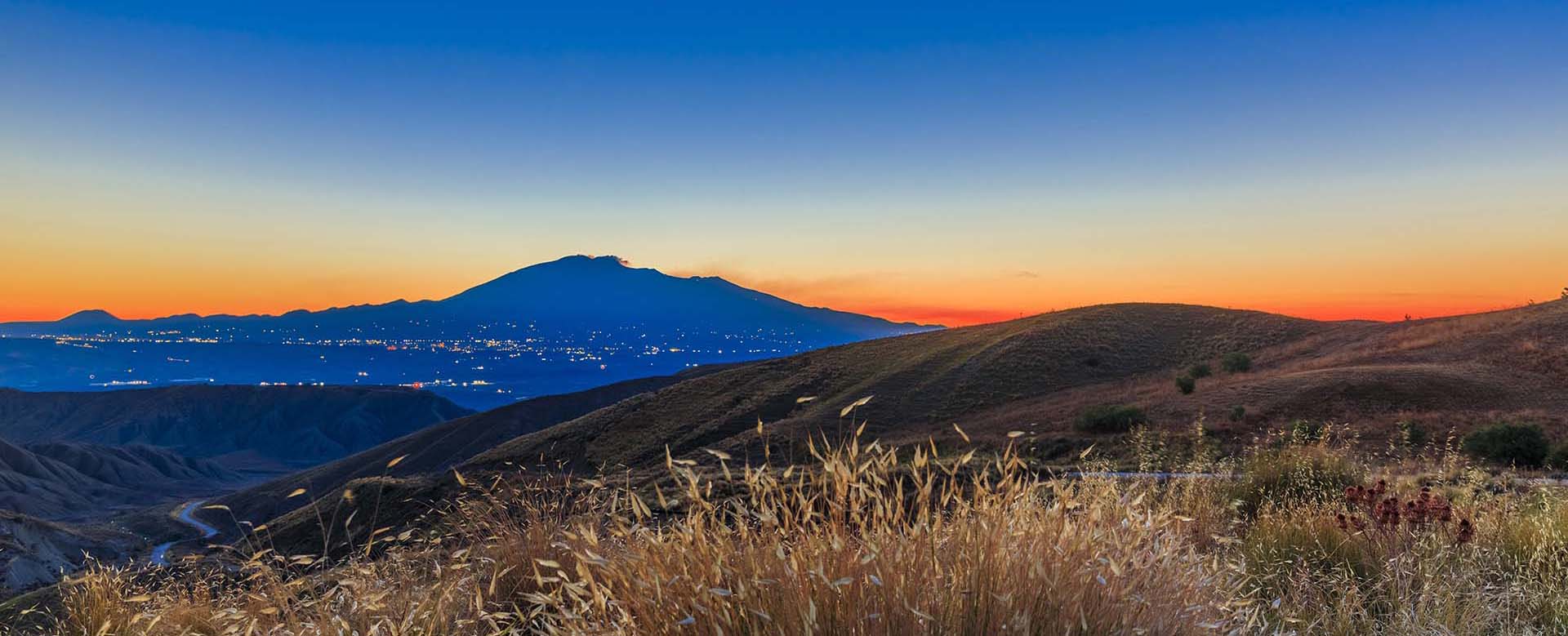 Etna vista dai Calanchi Cannizzola
