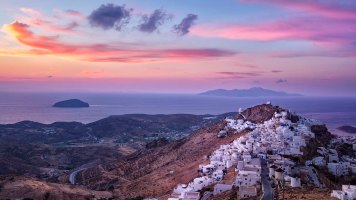 l borgo di Chora sull'isola di Serifos in Grecia