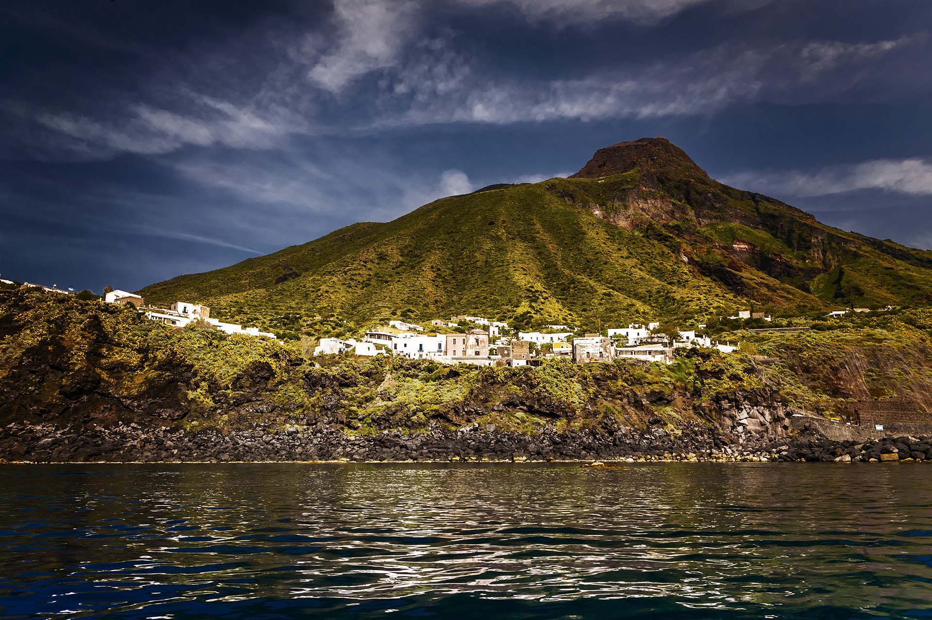 DE7U3928-Isola di Stromboli, borgo marinaro di Ginostra