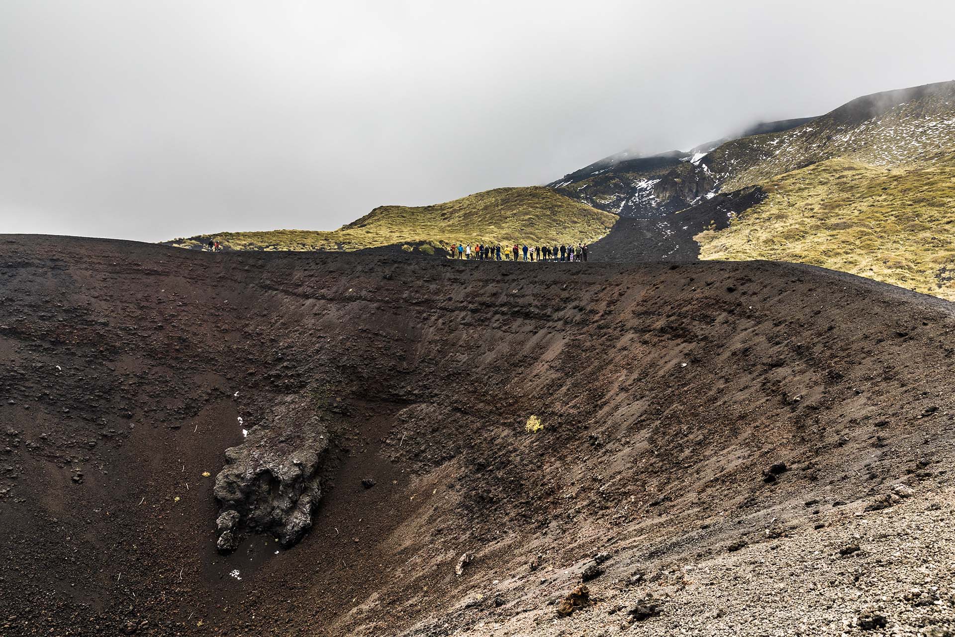 0A1A0910-Etna versante nord, escursione sui crateri del 2002