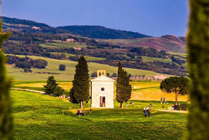 Toscana, Val d'Orcia, San Quirico d'Orcia, Cappella della Madonna di Vitaleta