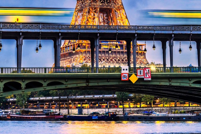 Parigi, ponte Bir-Hakeim e la Torre Eiffel