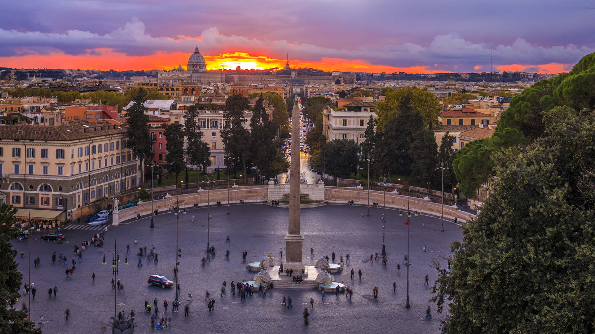 Roma, piazza del Popolo al tramonto
