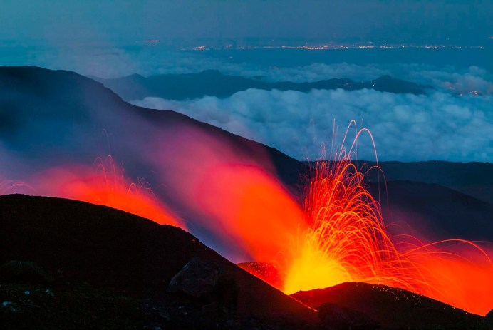 Etna, eruzione del 2008 sotto i crateri sommitali