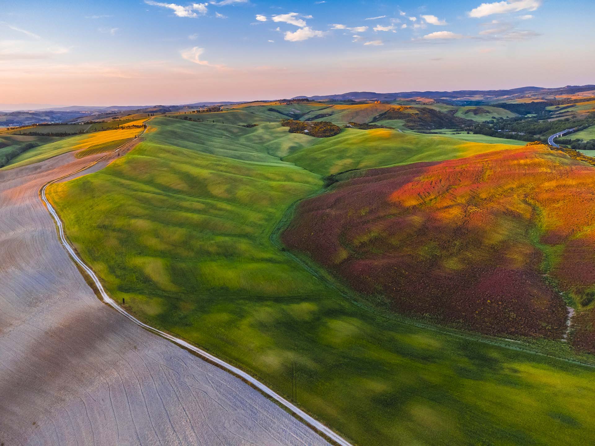 DJI_0960-Toscana, Val d’Orcia, le colline di San Quirico d’Orcia