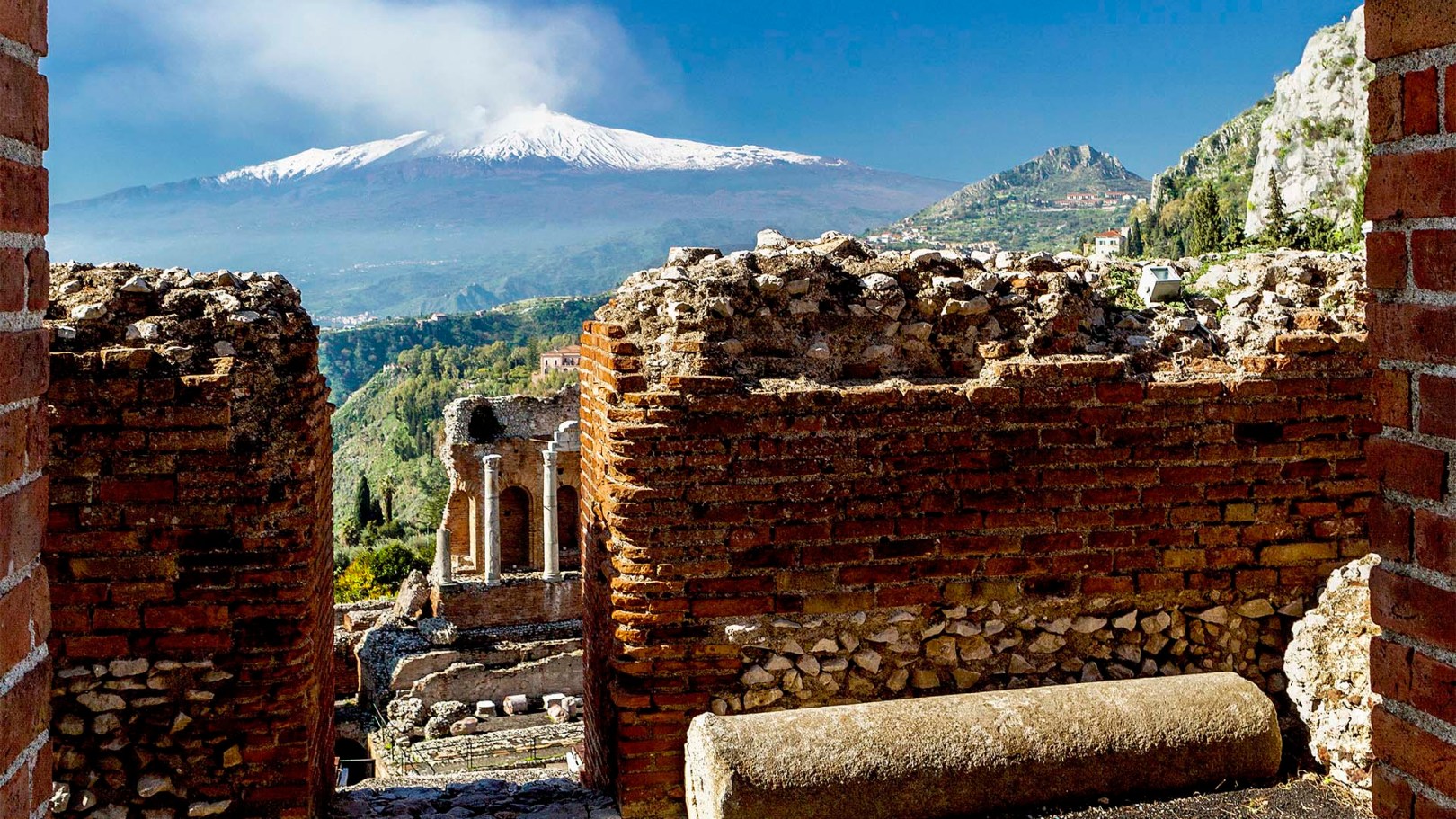 Teatro di Taormina con vista Etna