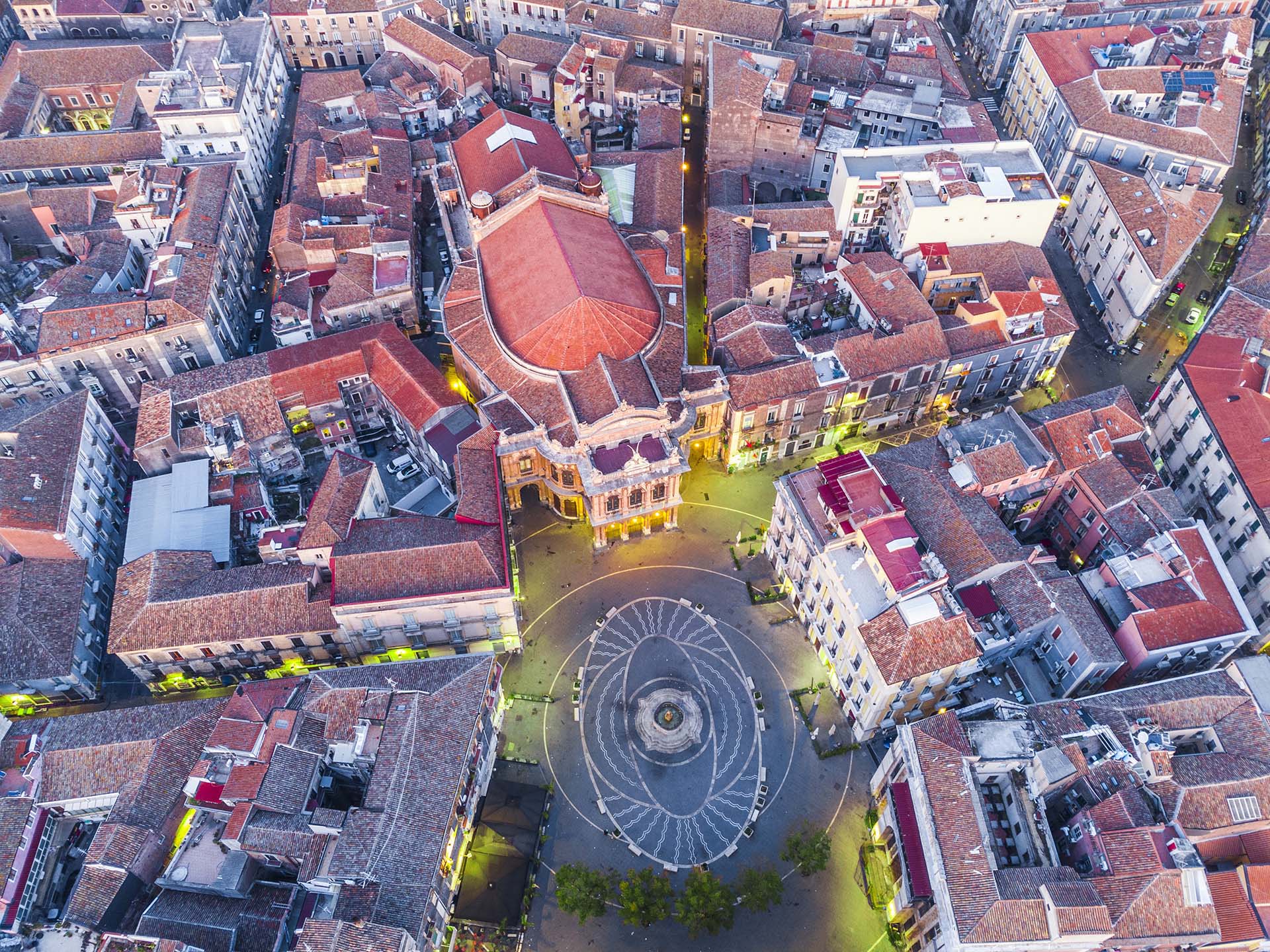 DJI_0667-jpg-Piazza-Vincenzo-Bellini-nel-cuore-di-una-Catania-del-700