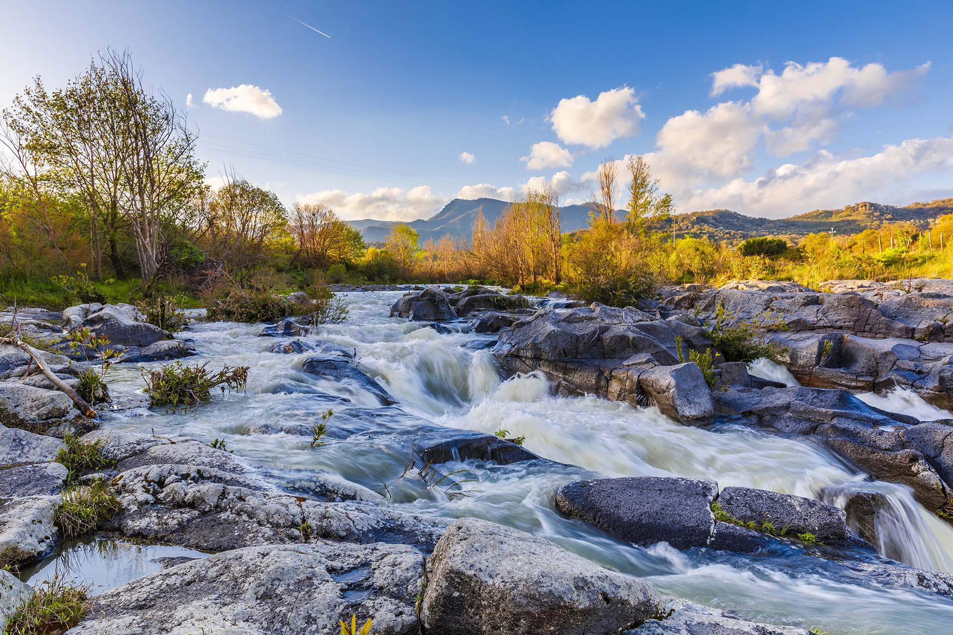 0A1A7673-HDR-Fiume Alcantara, le piccole gole