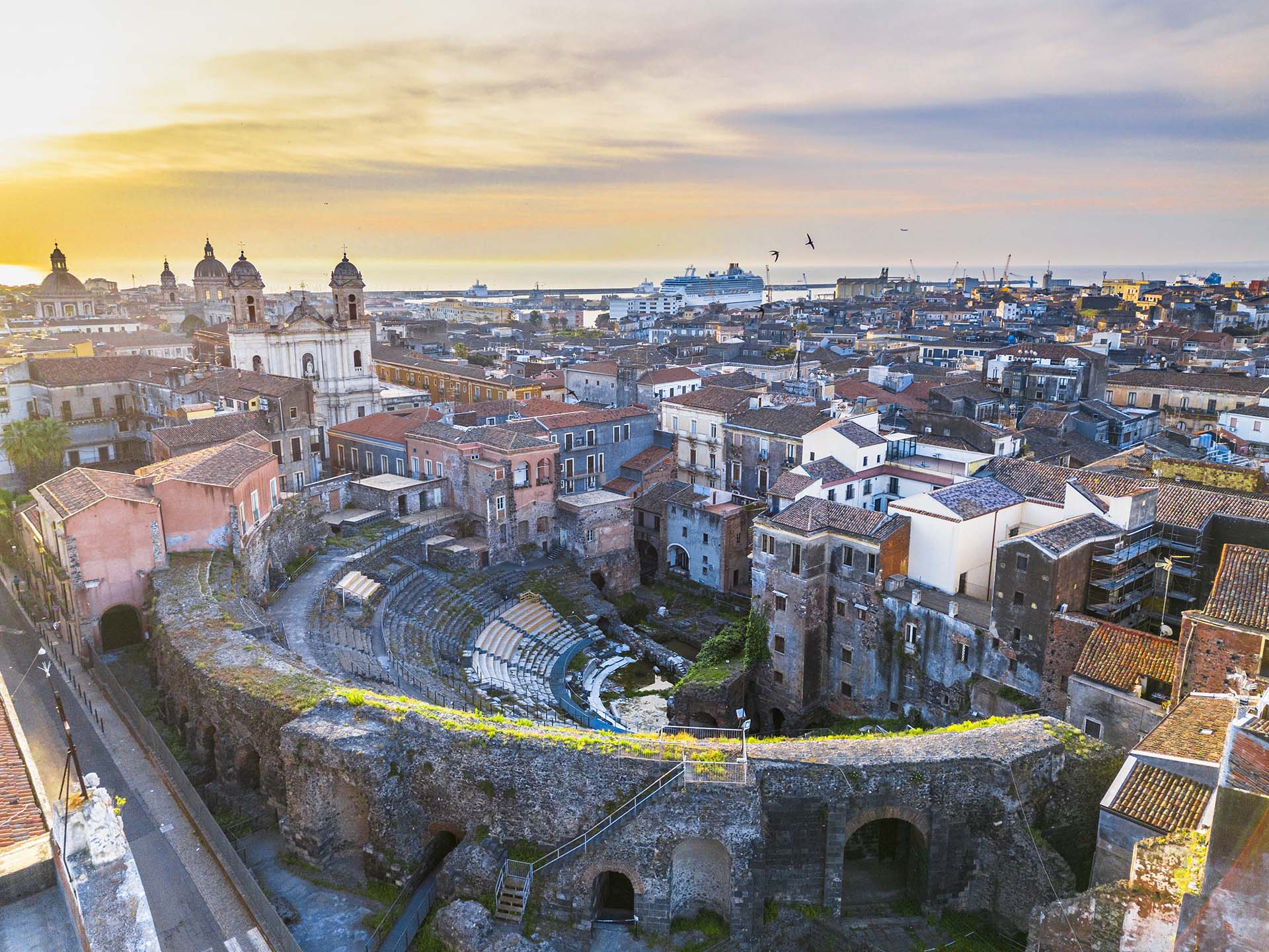 DJI_0094-HDR-Catania, il Teatro Greco Romano e il quartiere Antico Corso