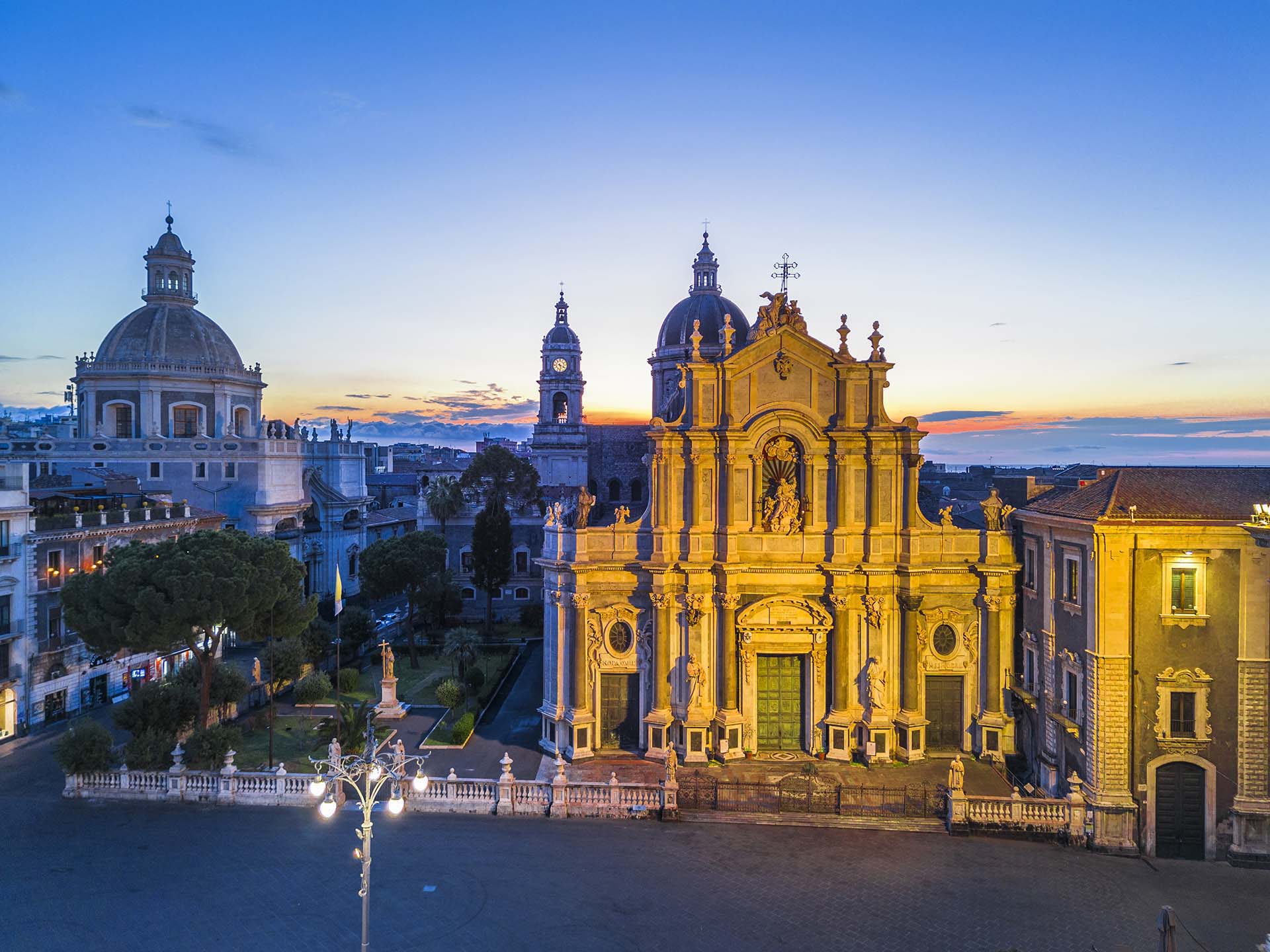 DJI_0127-HDR.jpg- La Cattedrale e la Badia di Sant'Agata