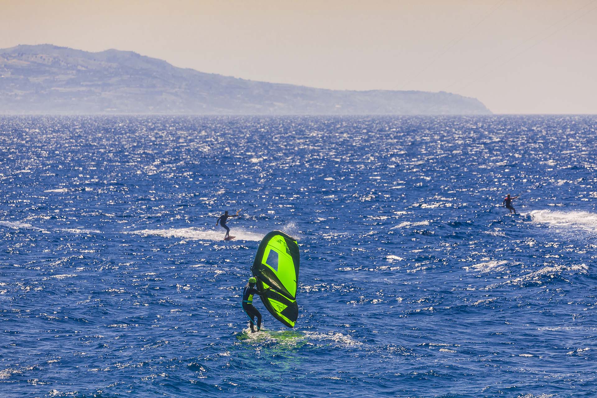 Wing Surfing nelle acque dello stretto