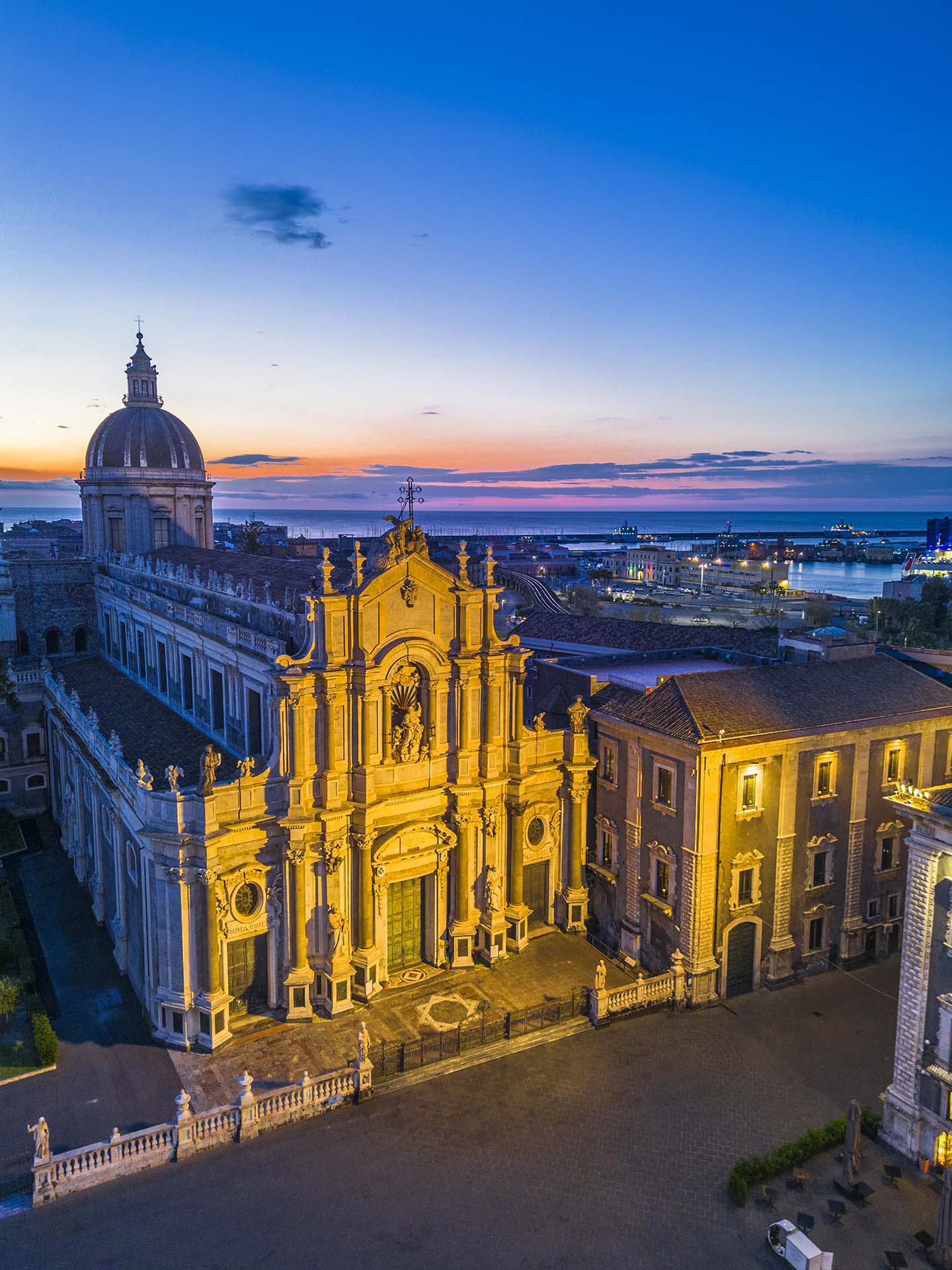 DJI_0119-HDR-Catania, la Cattedrale Sant’Agata e il porto