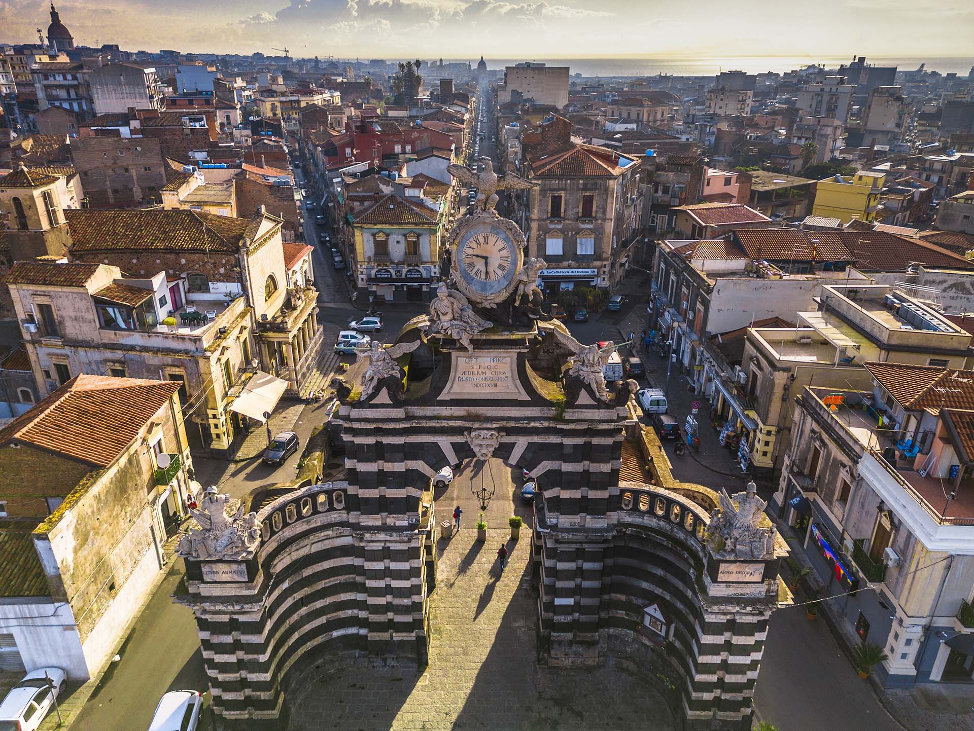 DJI_0231-HDR.jpg-Catania-Porta-Garibaldi-e-il-quartiere-Fortino