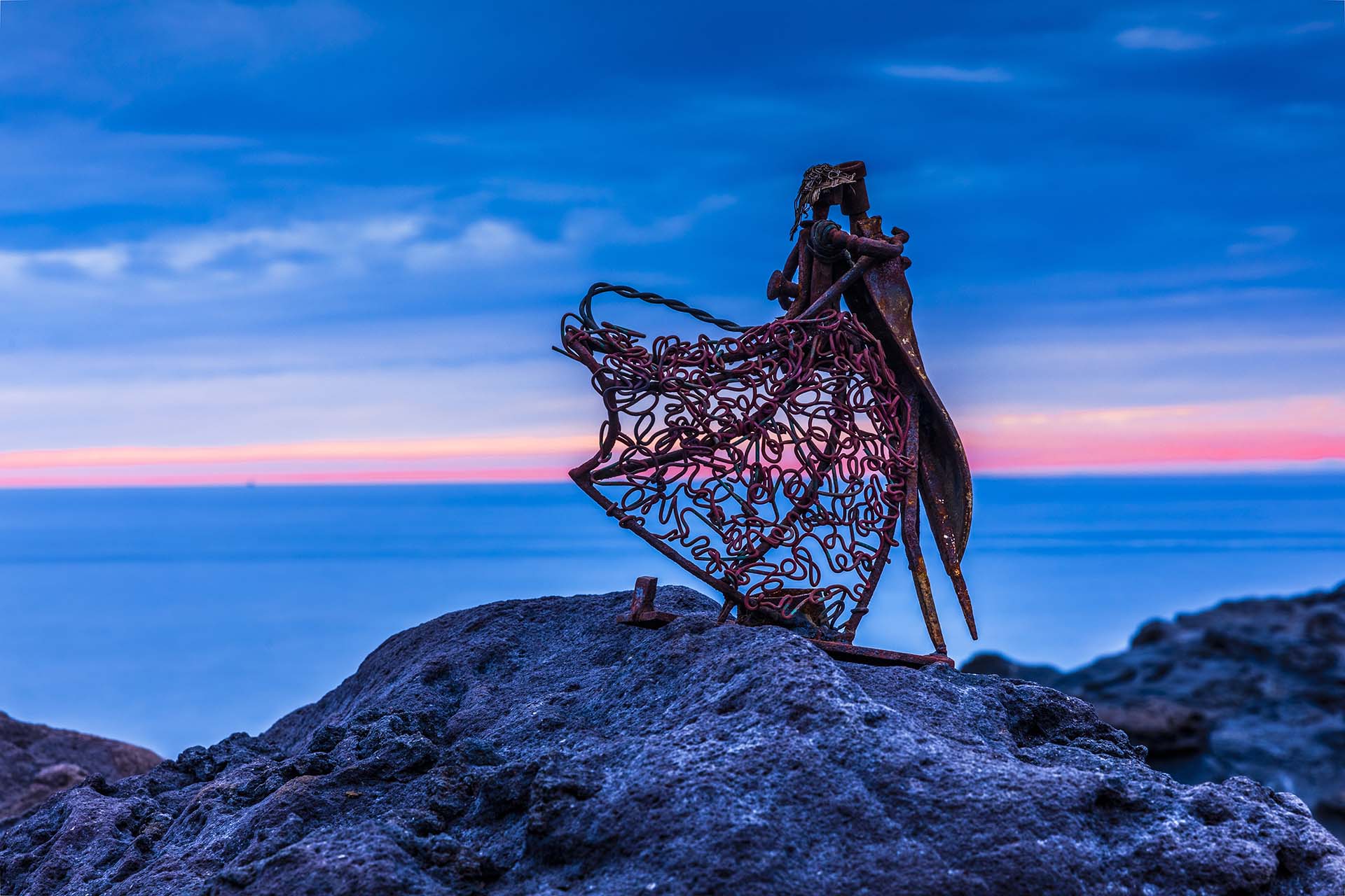 Isola di Stromboli, Opera di Irene Lanza "D'altri tempi" (i ballerini)