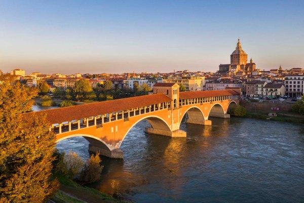 Il Ponte Coperto sul fiume Ticino