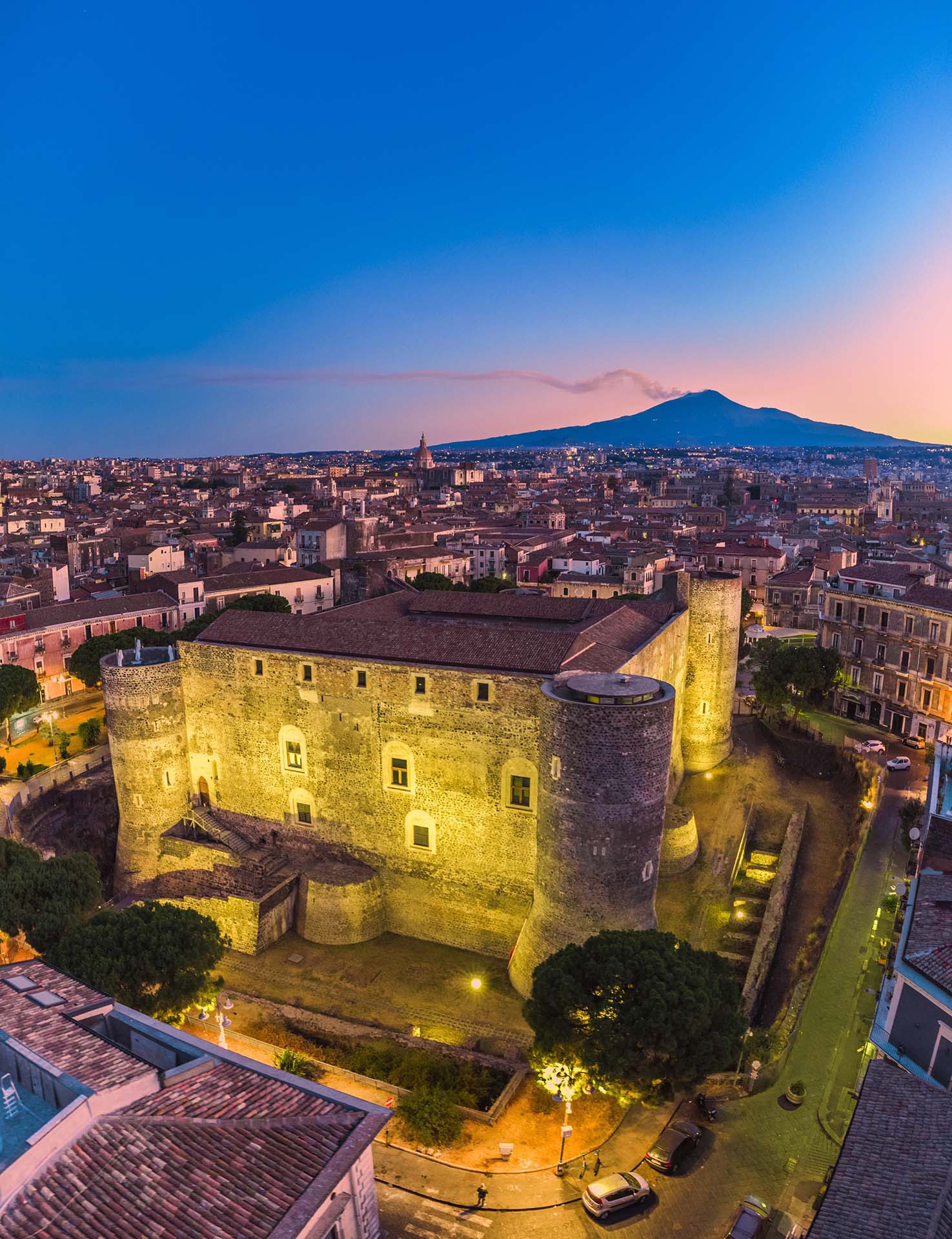 DJI_0171-Pano-1-Catania, il Castello Ursino con vista Etna