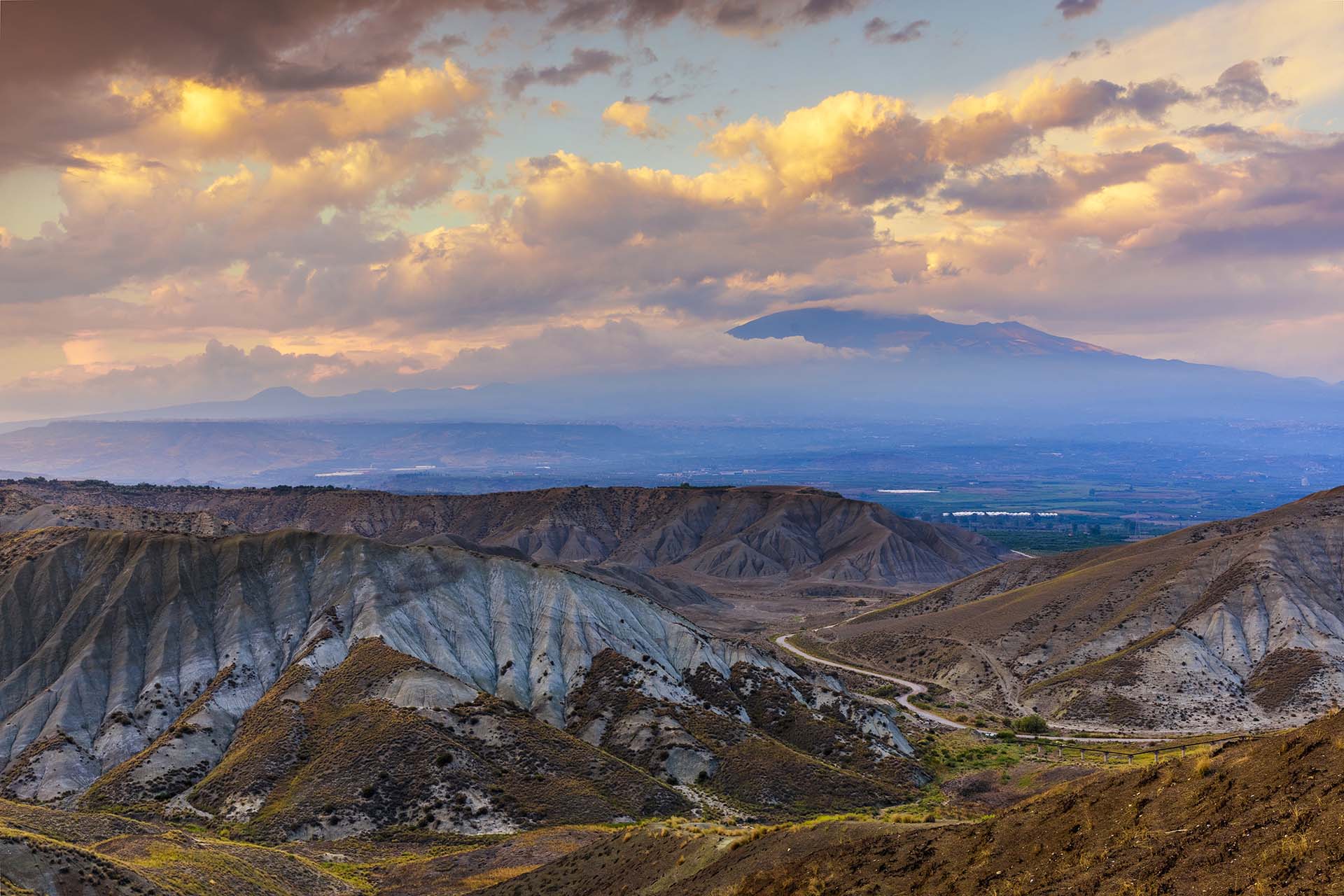0A1A9815-HDR - Il Canyon dei Calanchi Cannizzola si affaccia sull’Etna