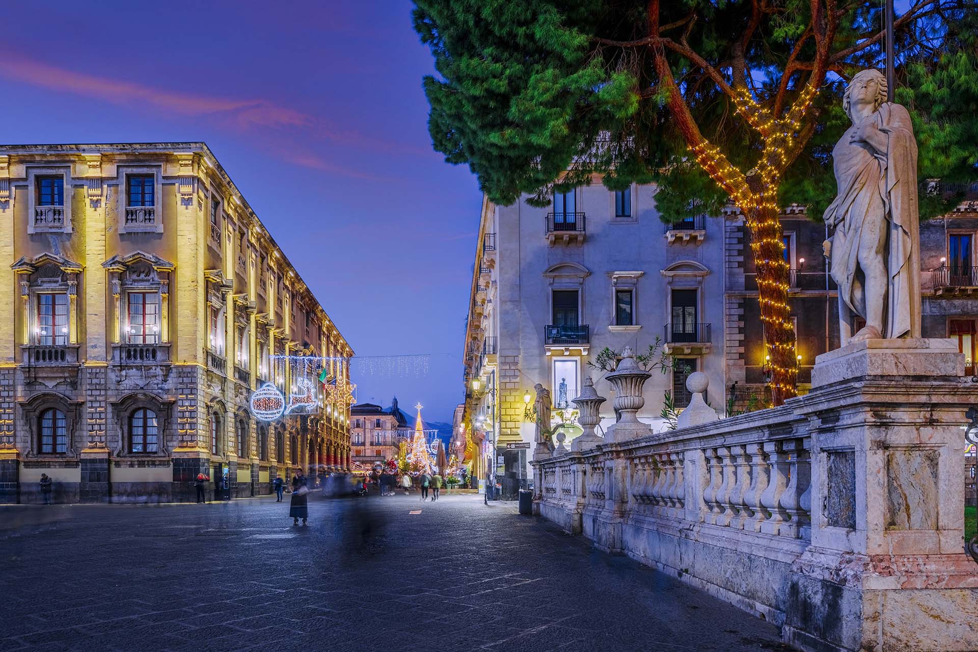 0A1A1936-HDR-Catania, il Duomo e la via Etnea a Natale