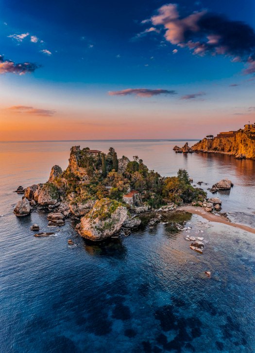 Isola Bella, Taormina all'alba