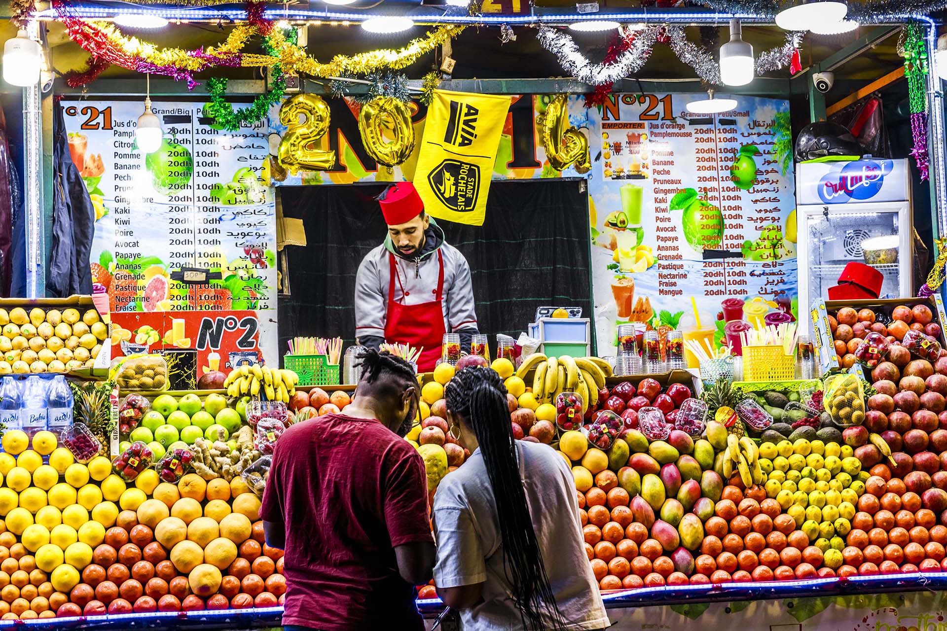 Marocco, Marrakesh, le bancarelle dello street food, succhi di frutta fresca in Piazza Jamaa el Fna