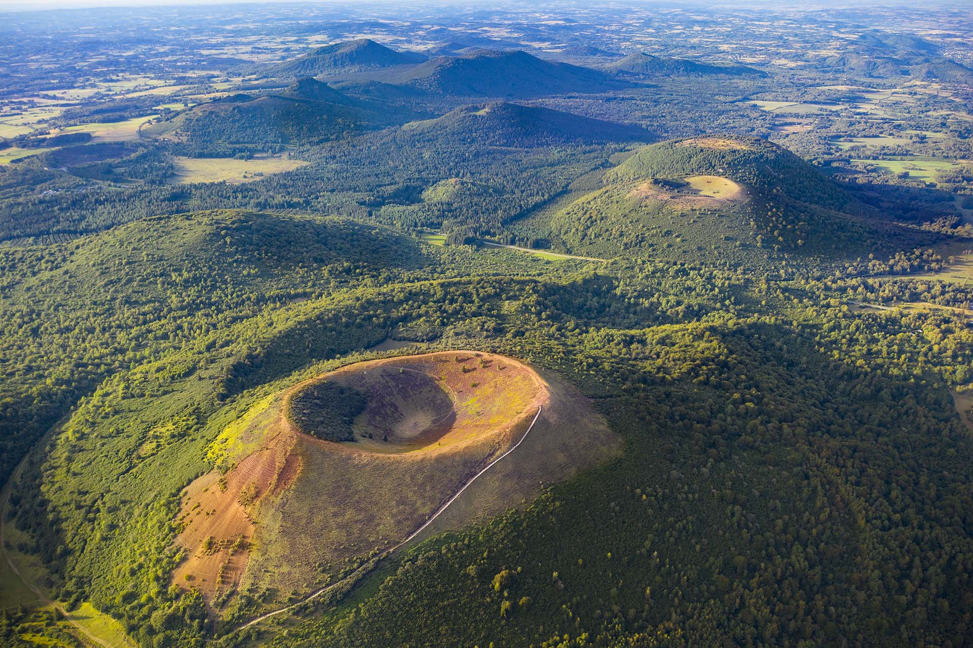 Il cratere Puy de Pariou nel Parco Regionale dei Vucani d'Alvernia