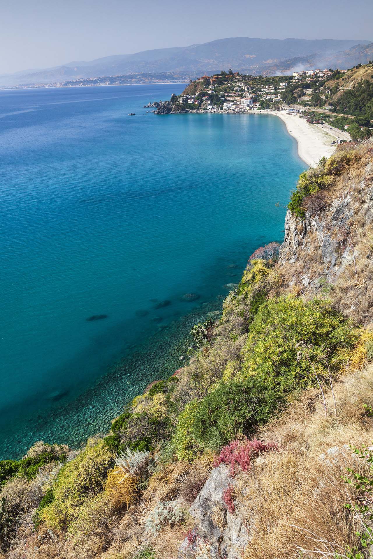 Calabria, Costa degli Aranci, la Baia di Copanello e la spiaggia di Caminia