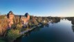 Castello del Valentino e il fiume Po a Torino.