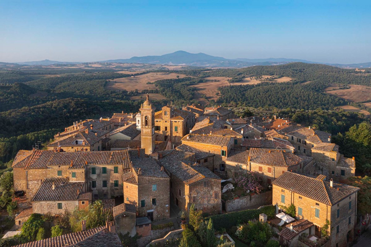 Il borgo di Castelmuzio in toscana
