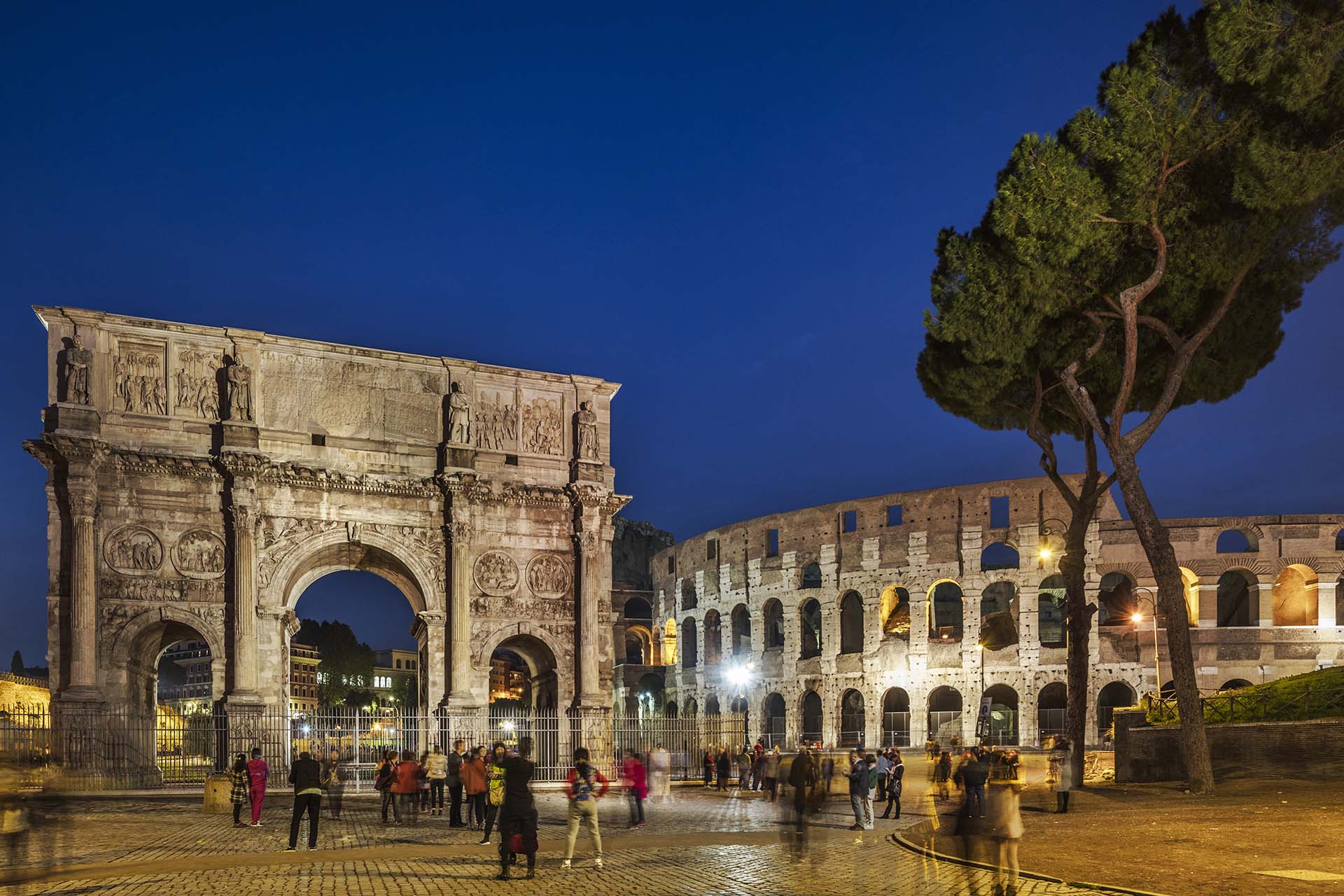 Roma, Arco di Costantino e il Colosseo