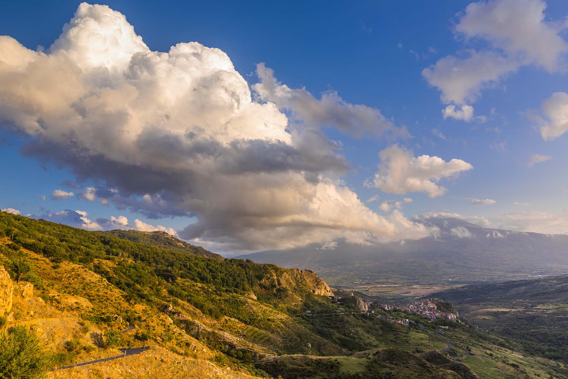 Roccella Valdemone, dai monti del Malabotta alla Valle di moio alcantara e l'Etna