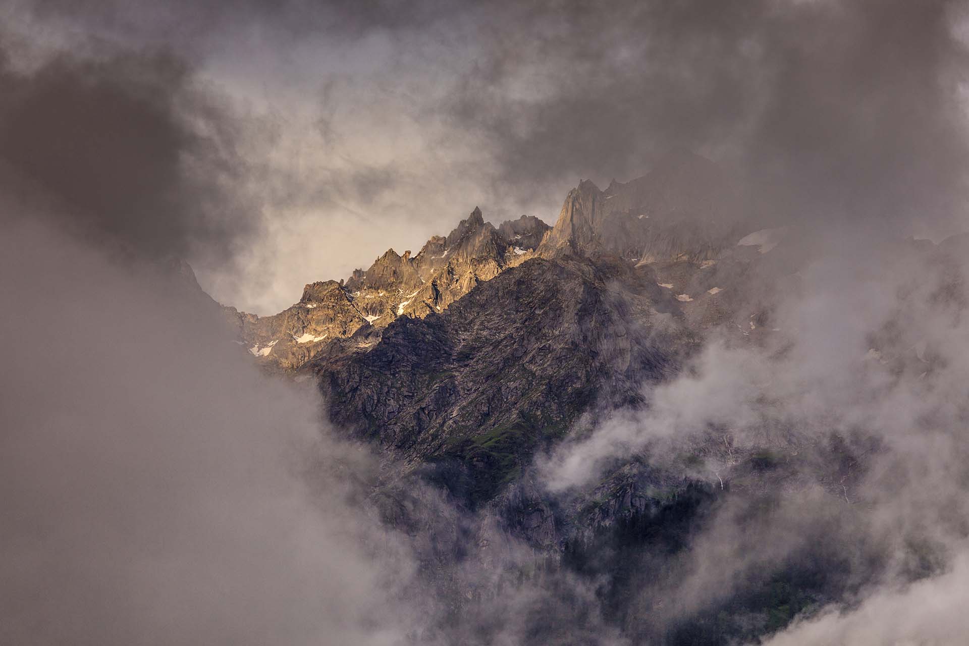 India, le montagne Himalayane viste da Kasol