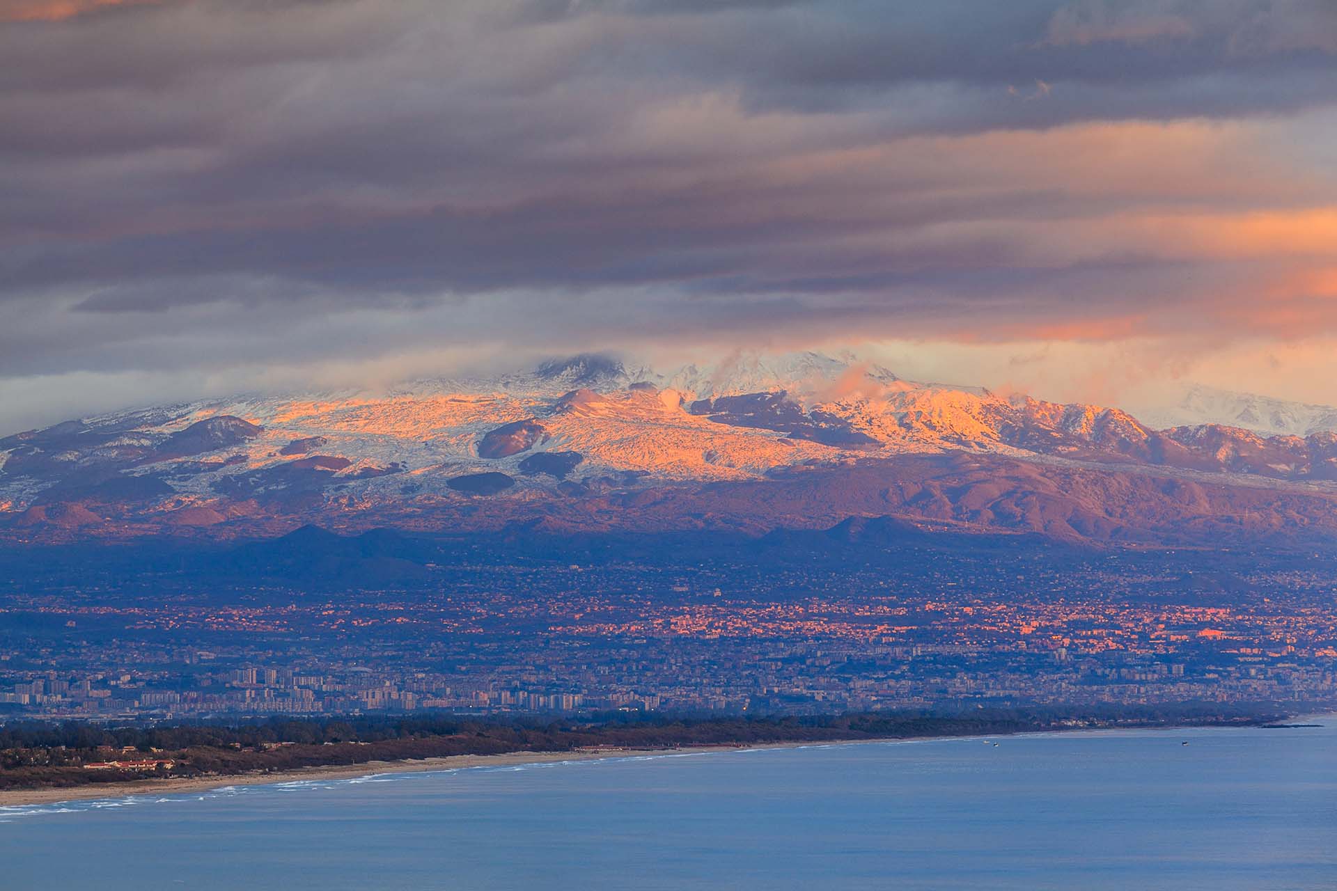 Etna, Catania sotto il Vulcano