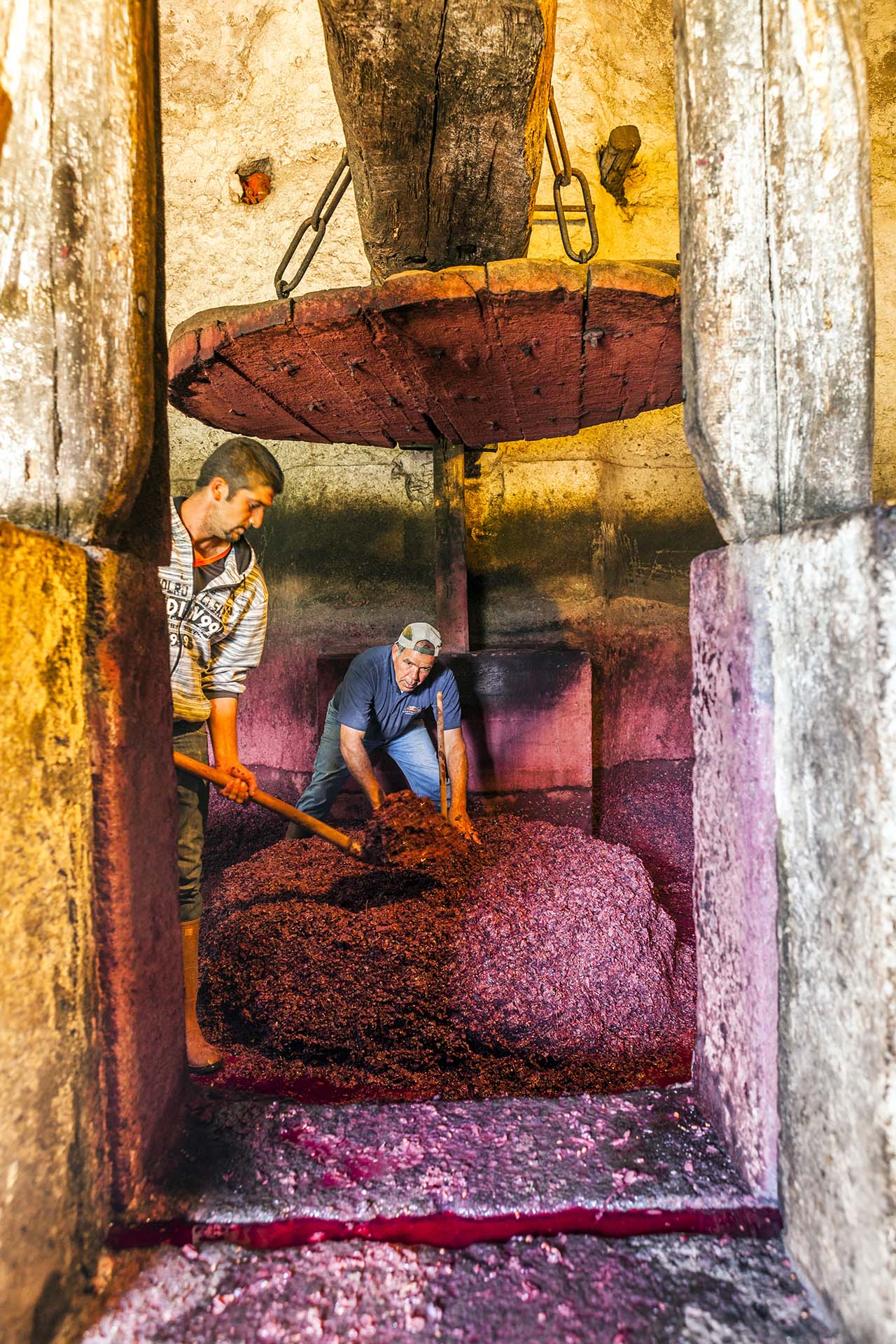 Palmento Etna, La torchiatura tradizionale del mosto