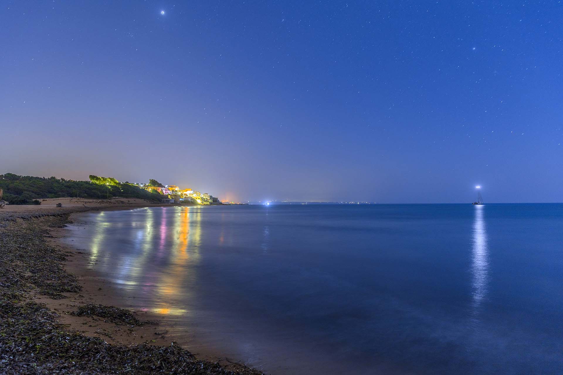 Trapani, il borgo di Marinella di Selinunte e la spiaggia sotto il sito archeologico
