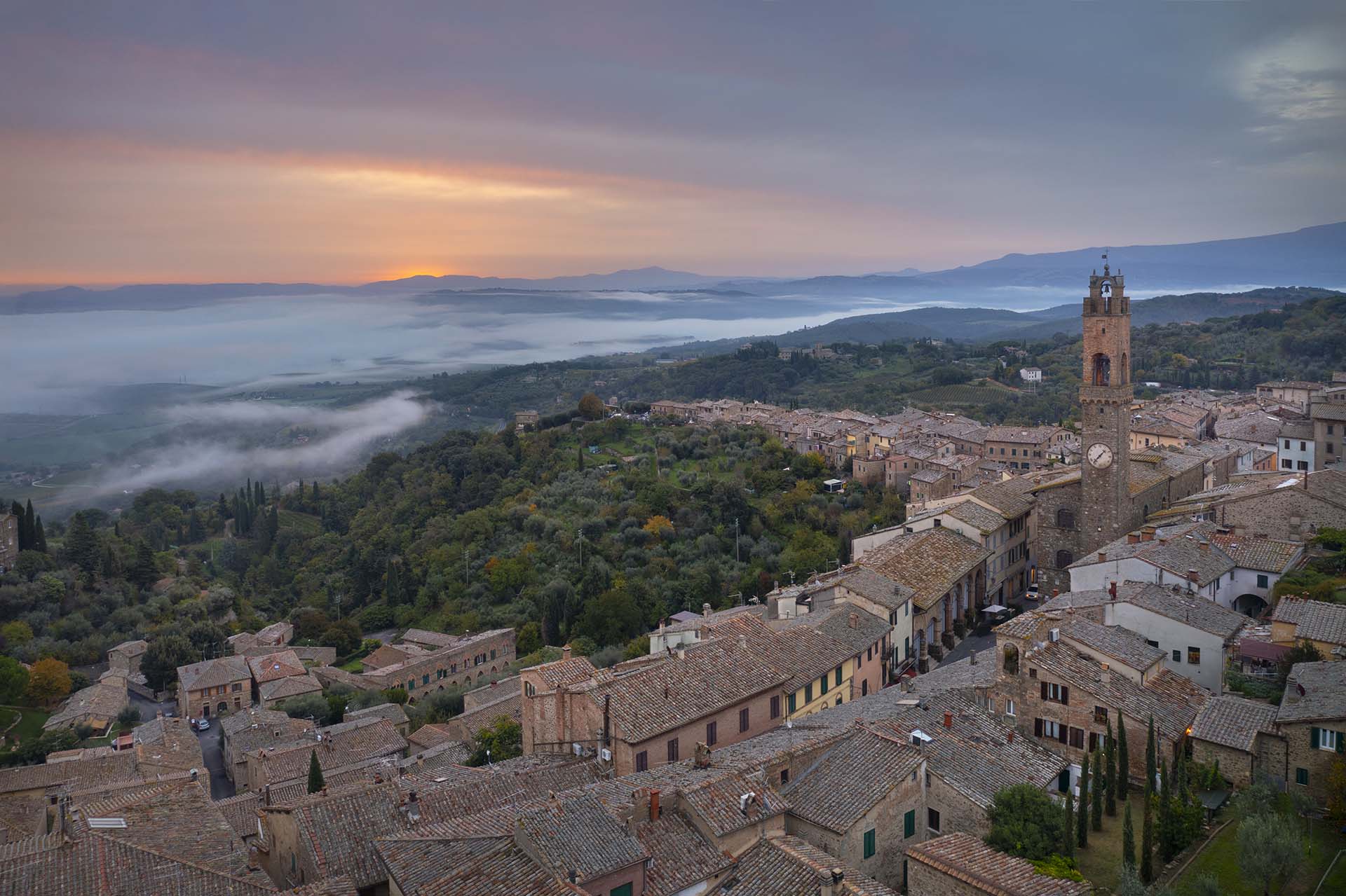 Il borgo di Montalcino