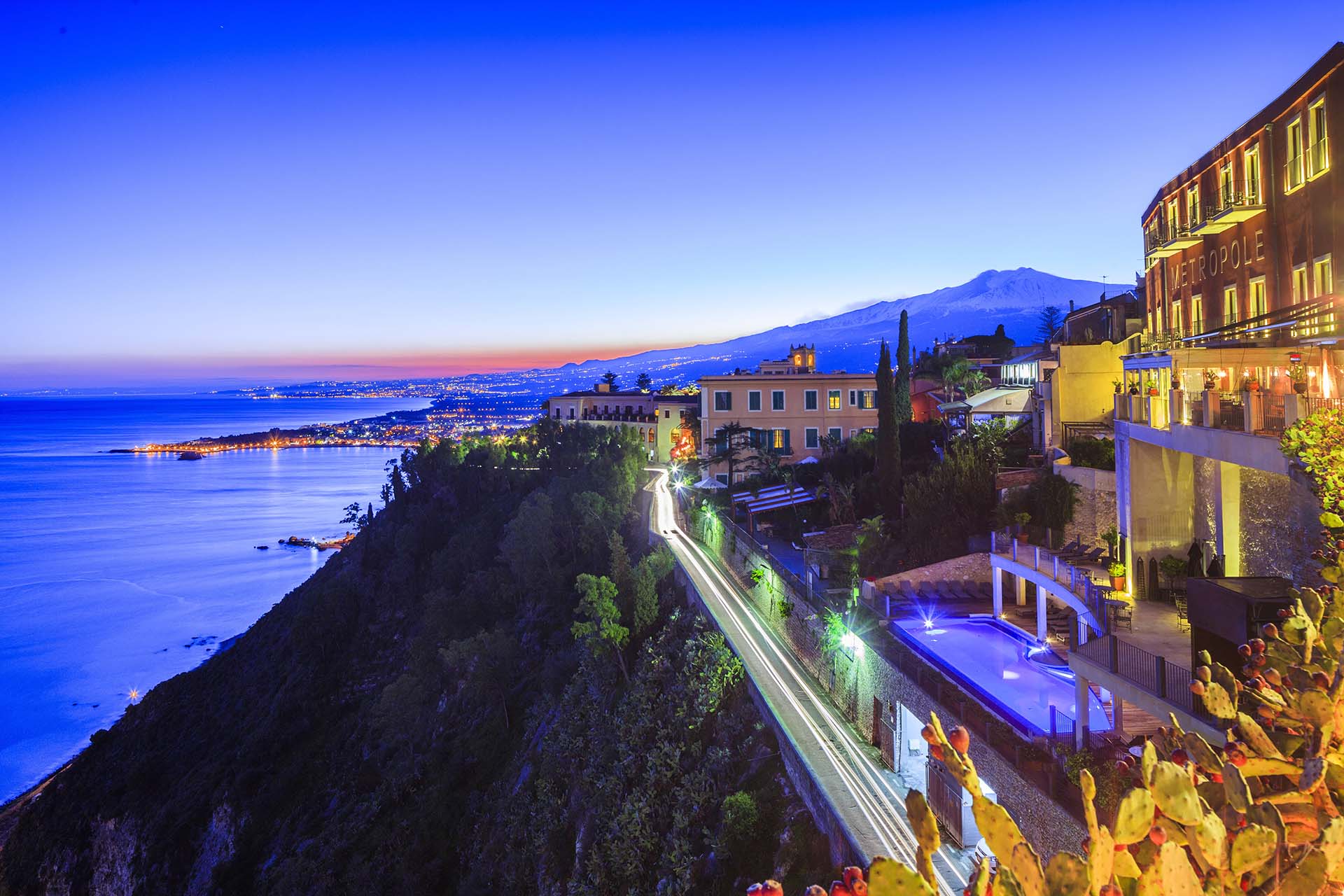 Taormina e la costa Ionica sullo sfondo l'Etna