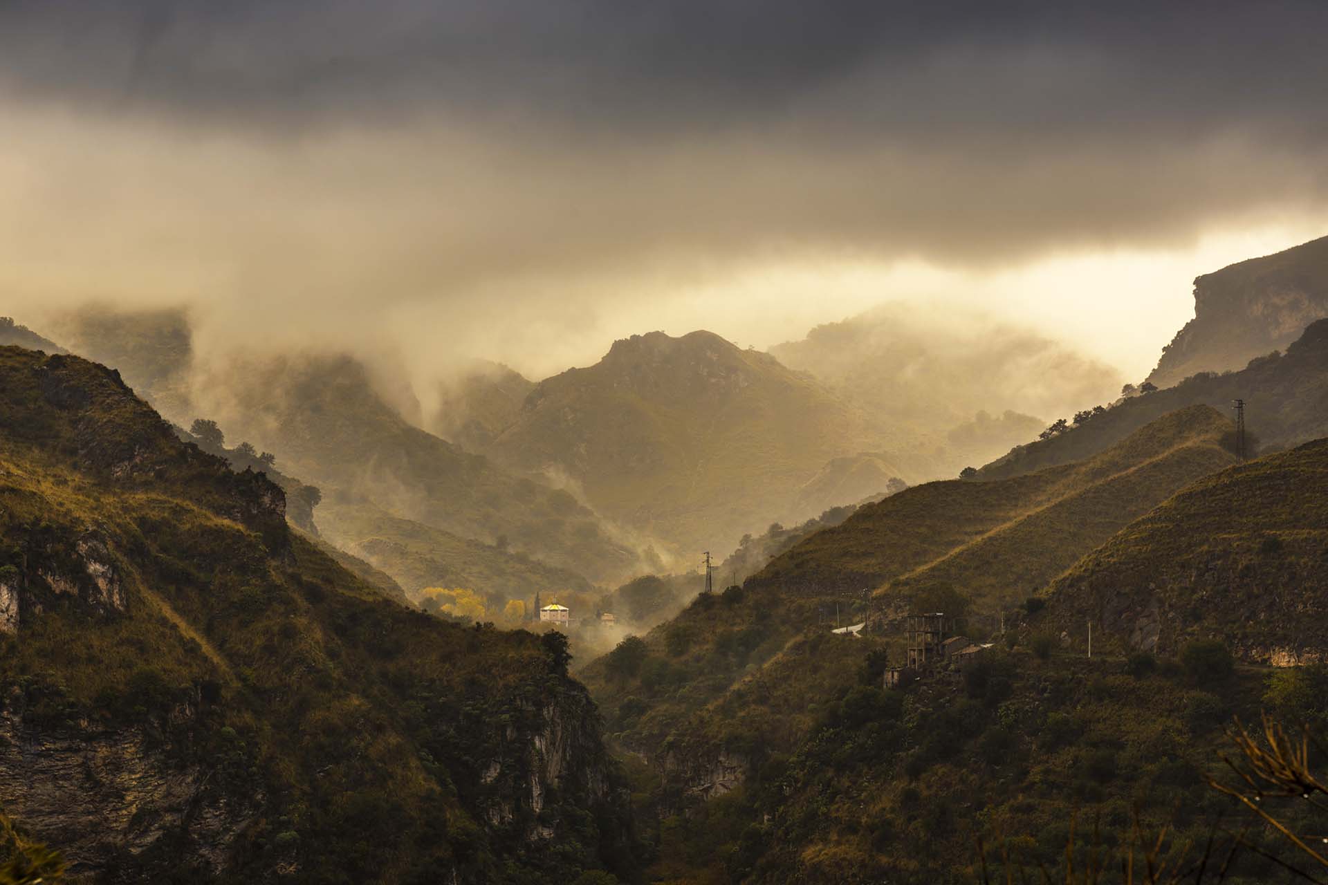 Monti Peloritani, il Santuario Santa Maria della Catena a Mongiuffi