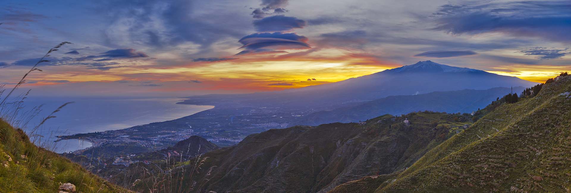 Etna versante nord e la costa Ionica vista dai Monti Peloritani