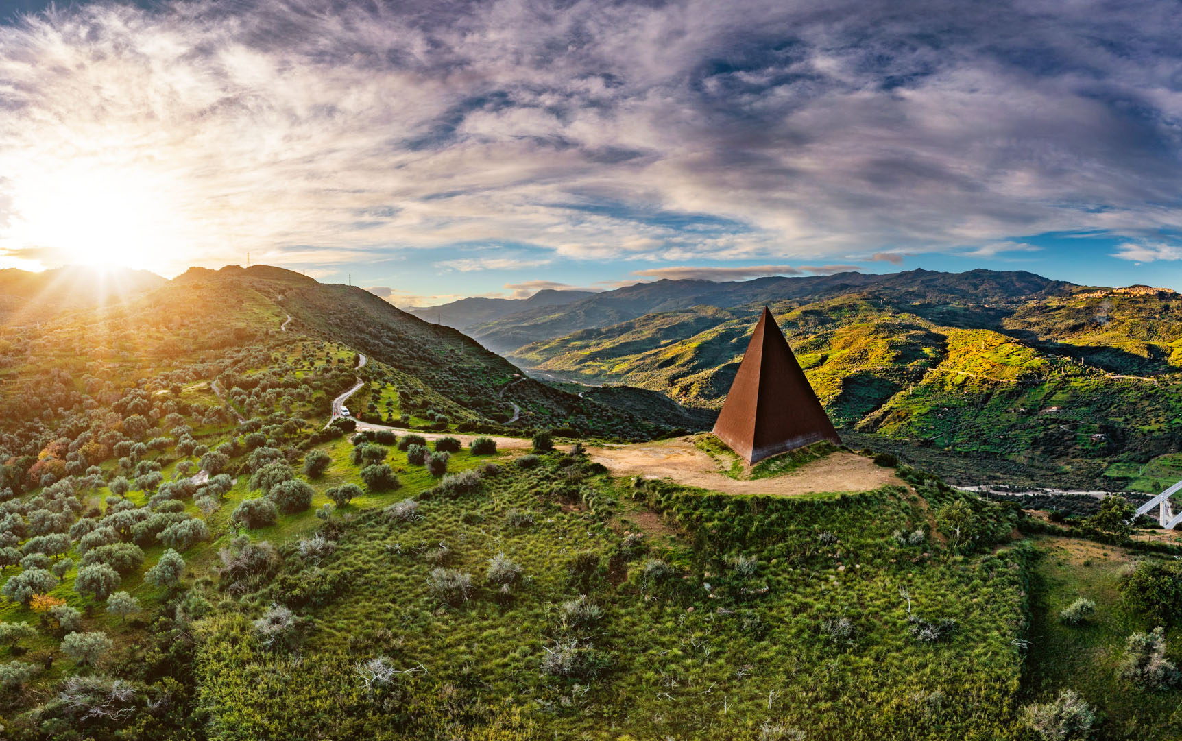 piramide 38 parallelo