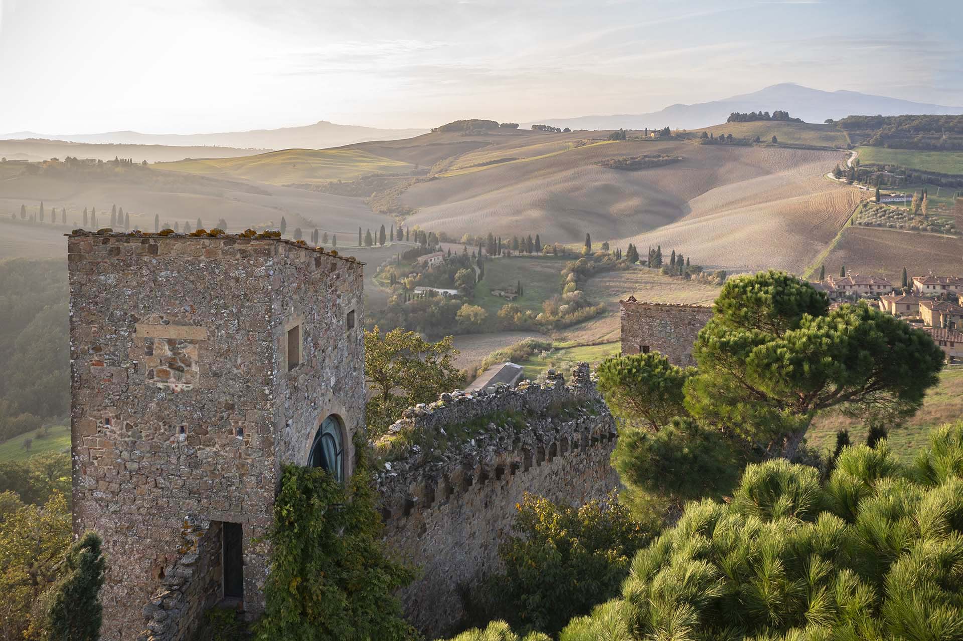 Il borgo di Monticchiello in Val d'Orcia.