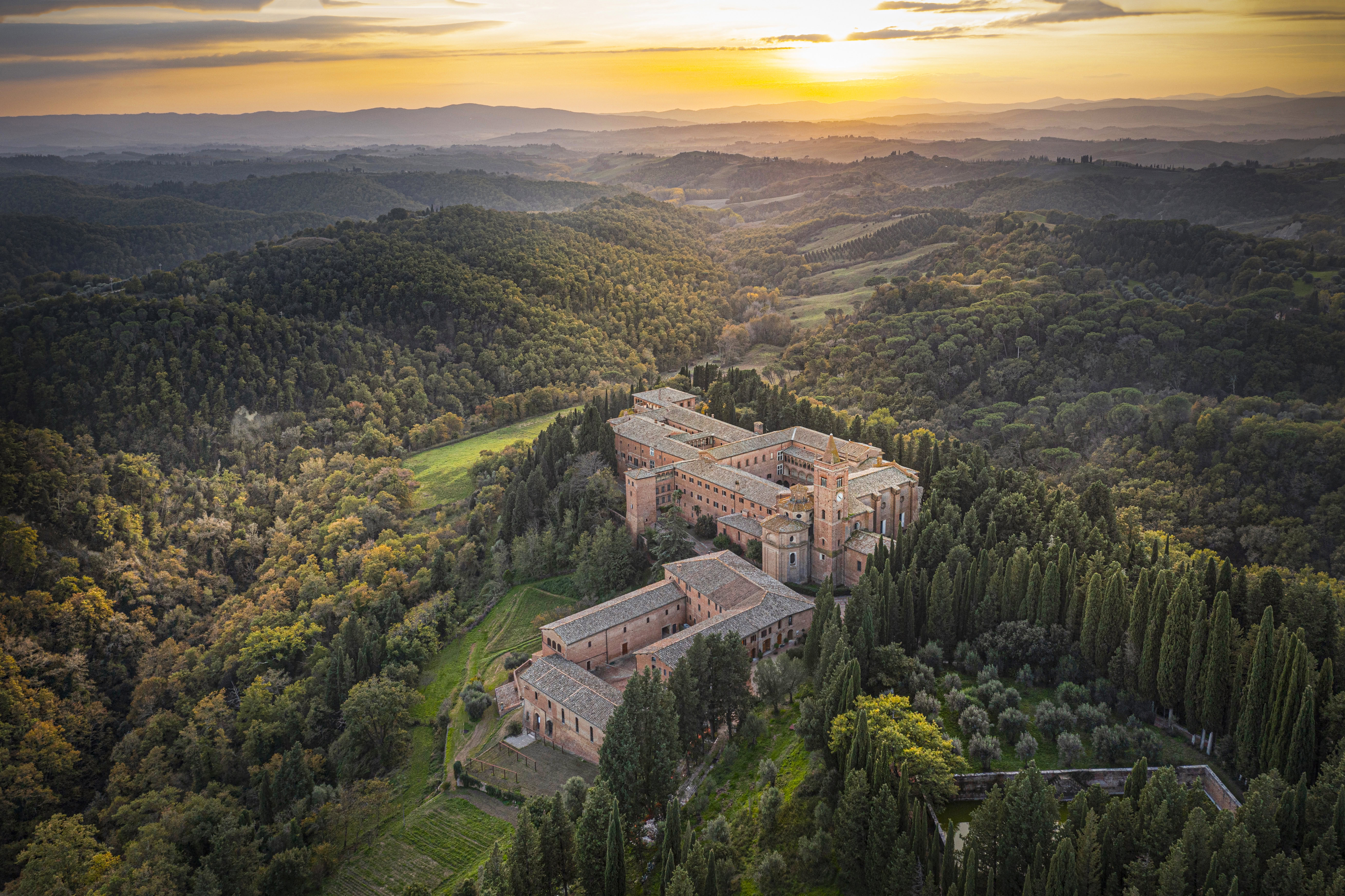 L'Abbazia di Monte Oliveto Maggiore in Toscana