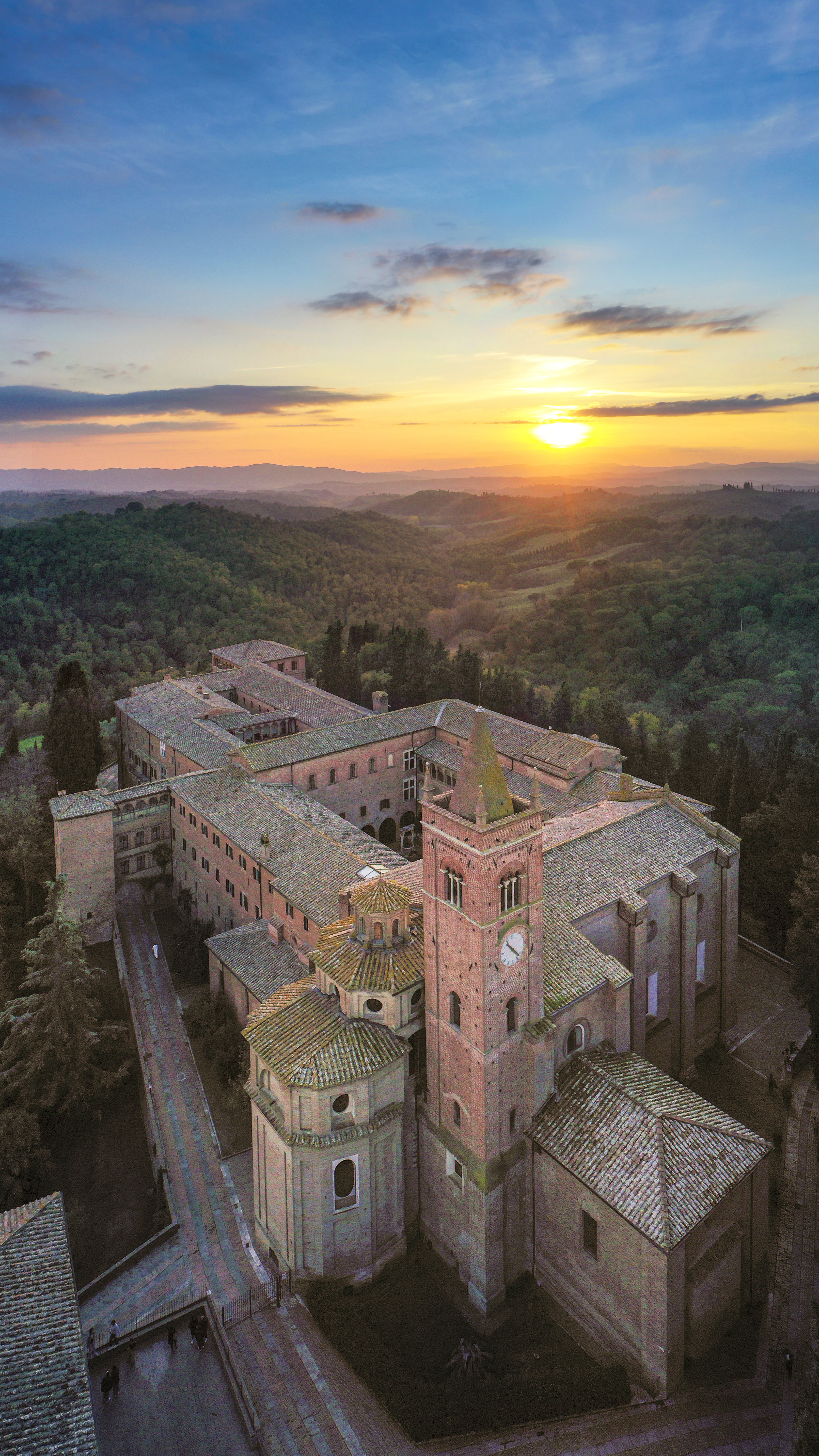 L'Abbazia di Monte Oliveto Maggiore in Toscana